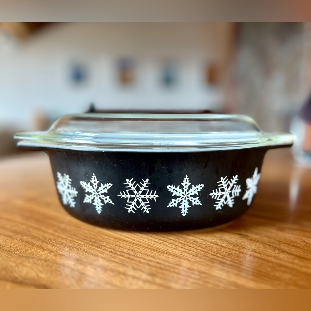 Vintage Pyrex Black Snowflake Casserole Dish with Glass Lid